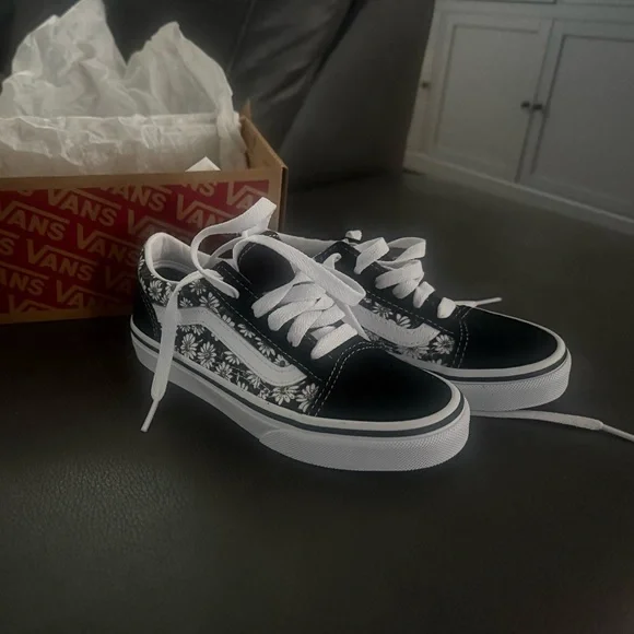 Vans Shoes Vans Old Skool Daisy Sneakers Poshmark